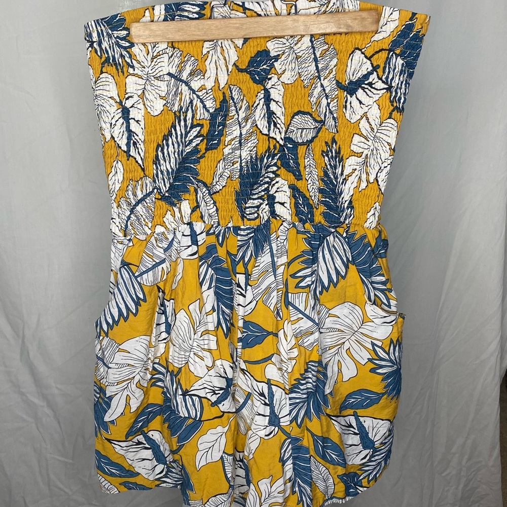 Tropical strapless romper